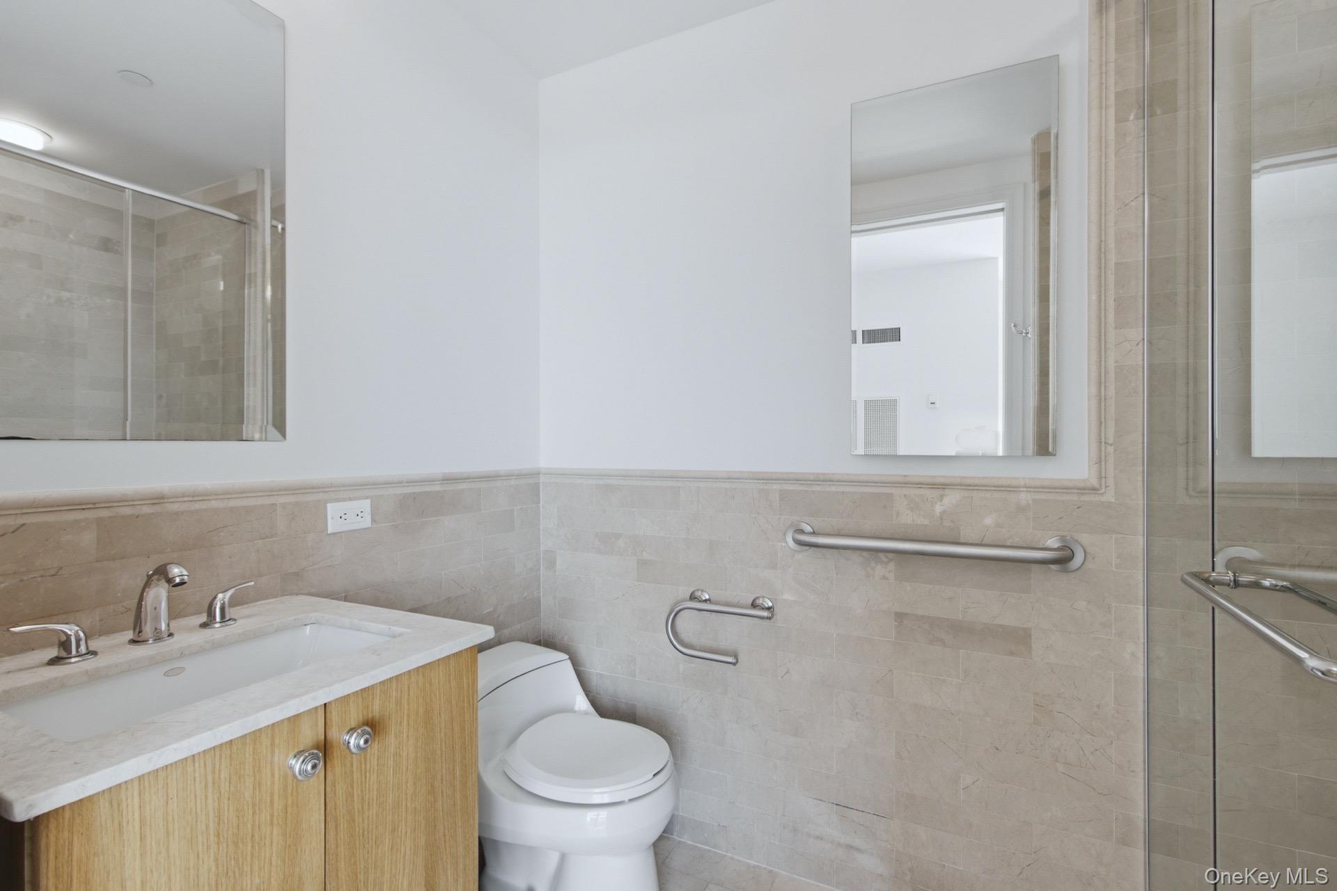 1 Renaissance Square 26g Property Photo 24