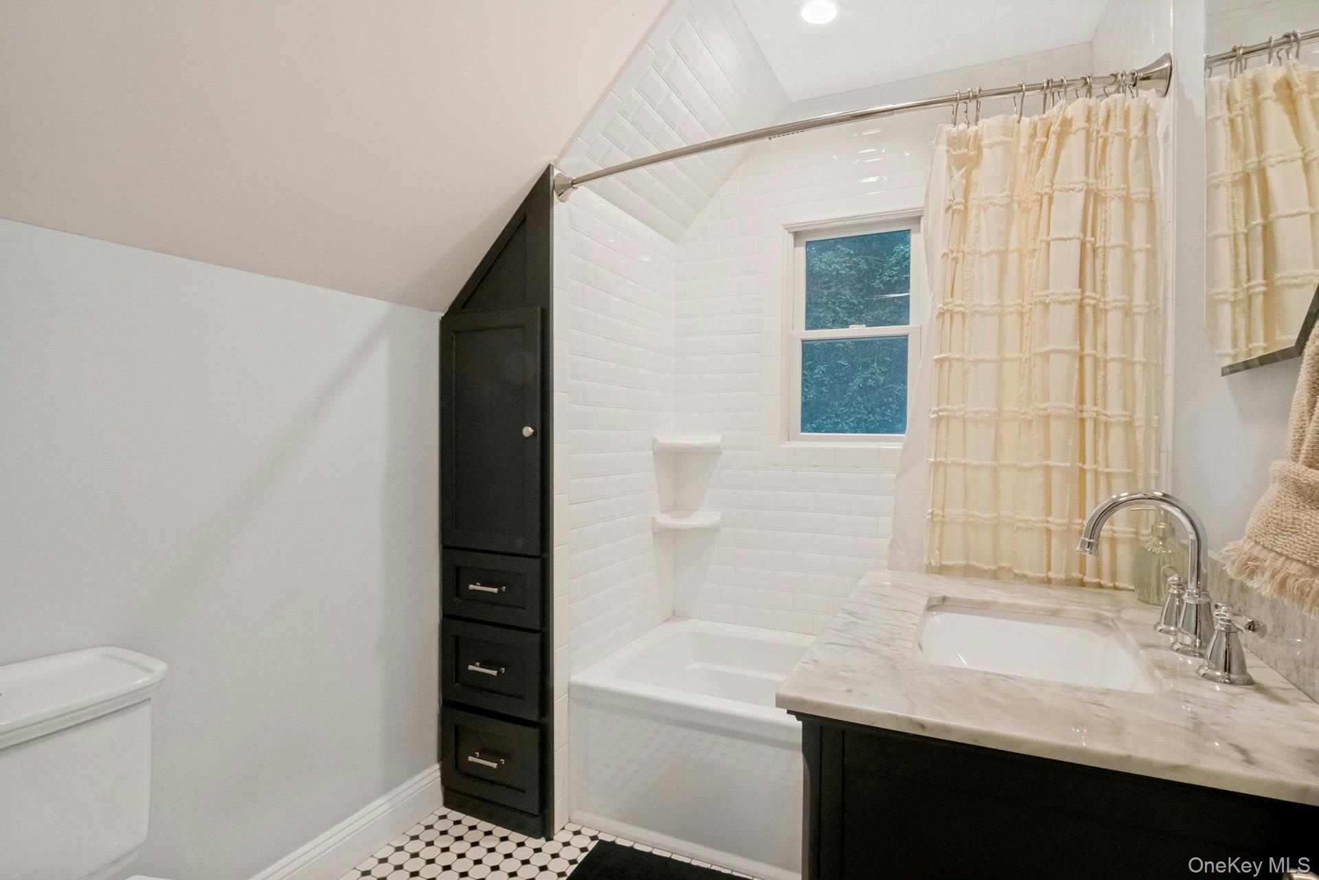 109 N Bedford Road Property Photo 22