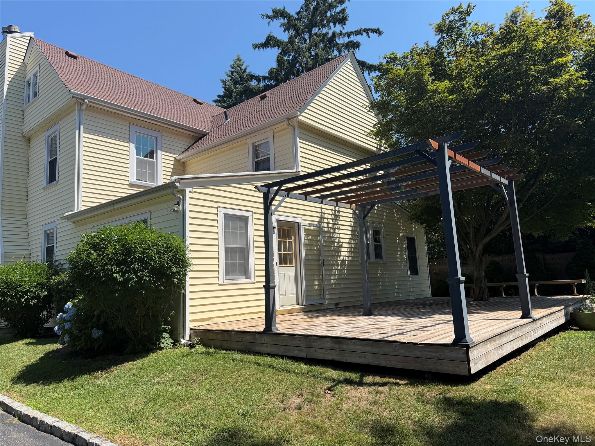 13 Walnut Street Property Photo 14