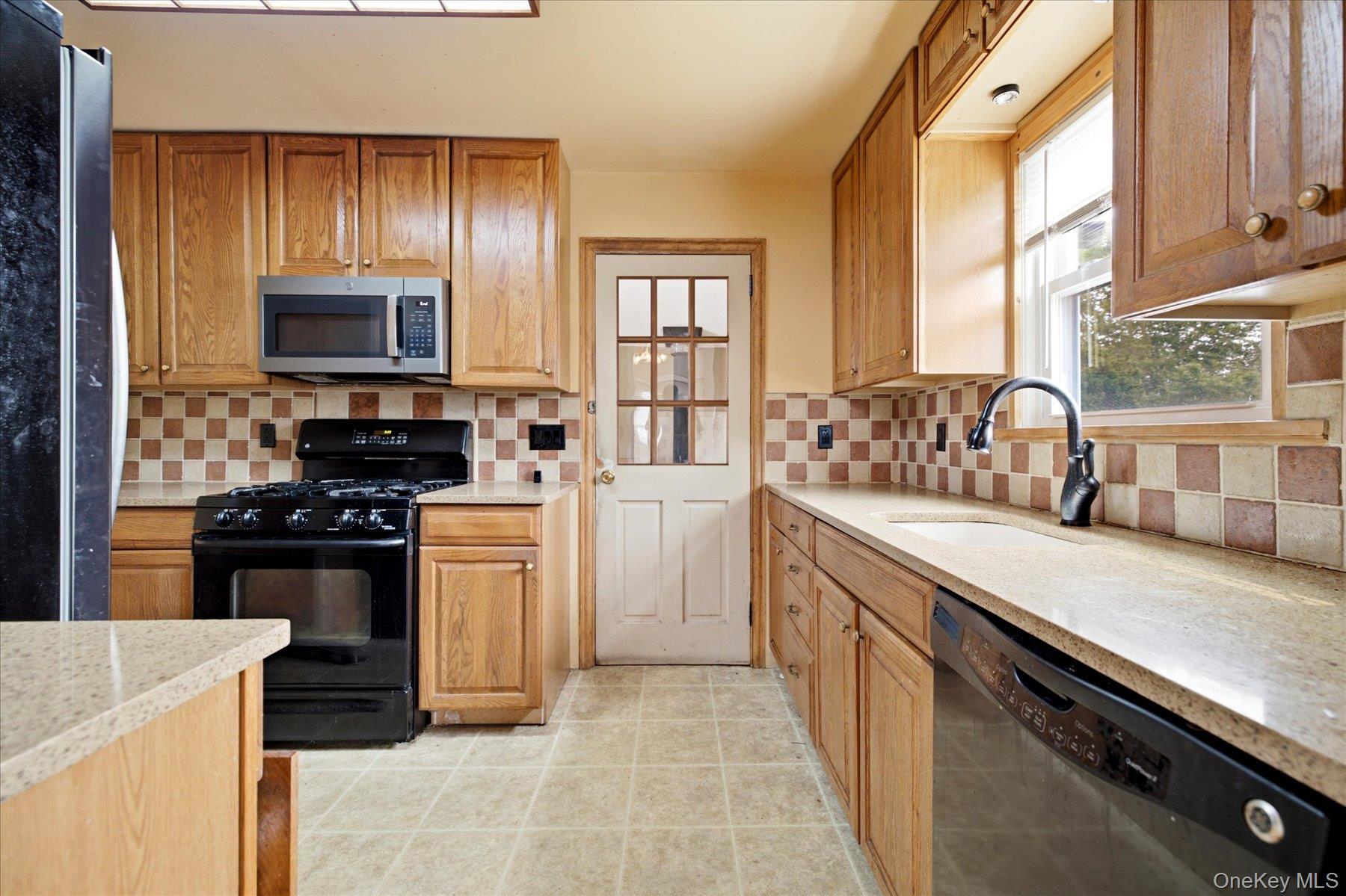 1503 Paul Street Property Photo 8