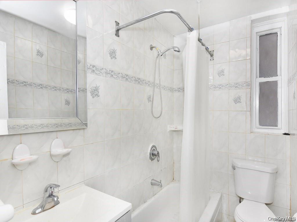 2191 Bolton St 3e Property Photo 2
