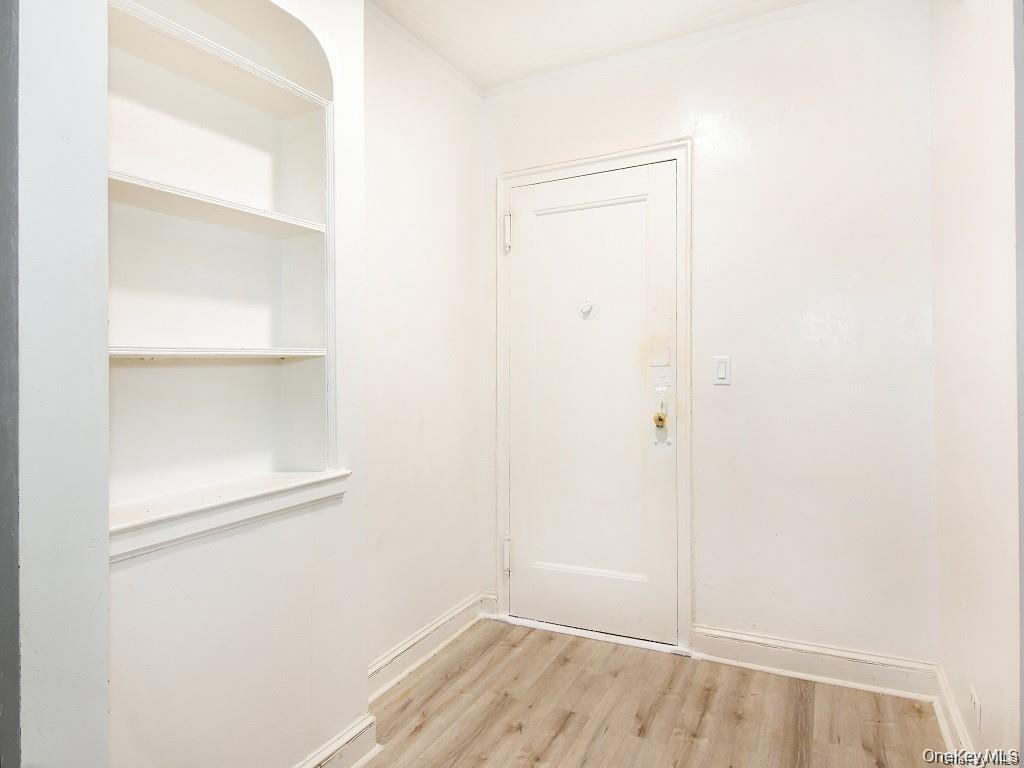 2191 Bolton St 3e Property Photo 6