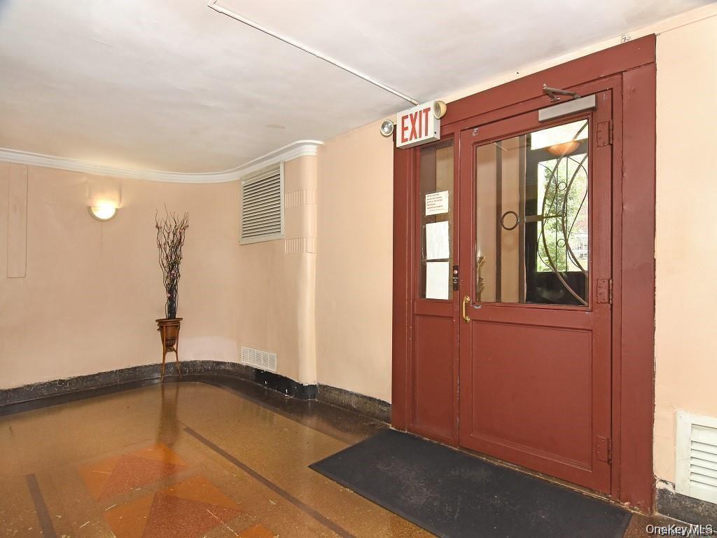 2191 Bolton St 3e Property Photo 8