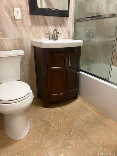 20310 Murdock Avenue Property Photo 6