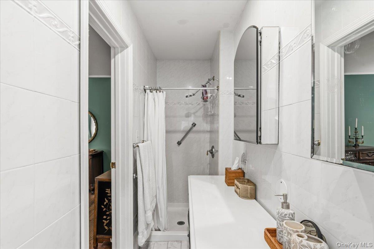 2154 Marion Avenue Property Photo 17