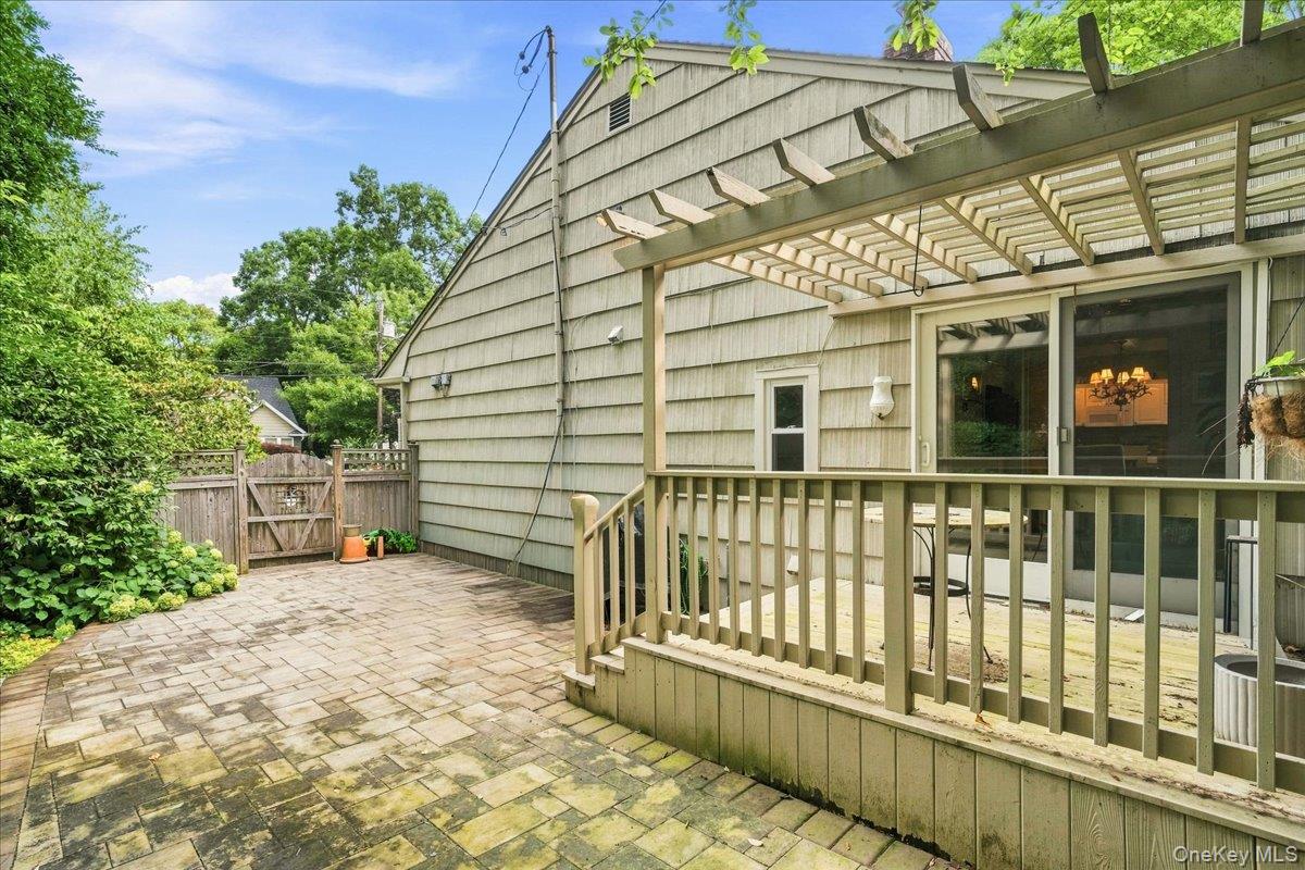 2154 Marion Avenue Property Photo 26