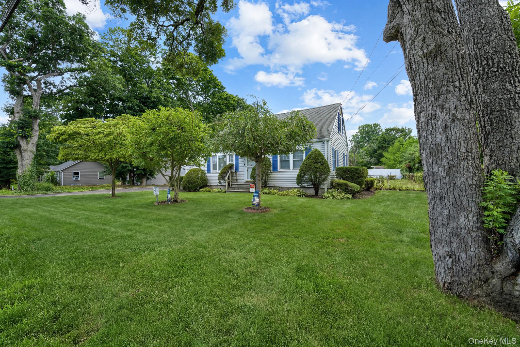 1547 Walt Whitman Road Property Photo 9