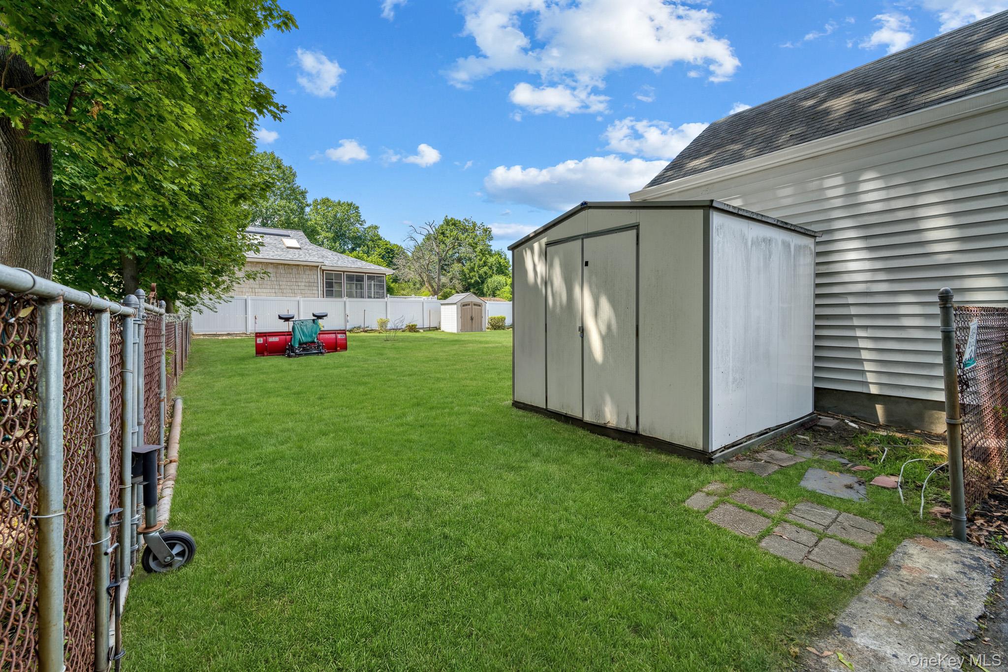 1547 Walt Whitman Road Property Photo 14