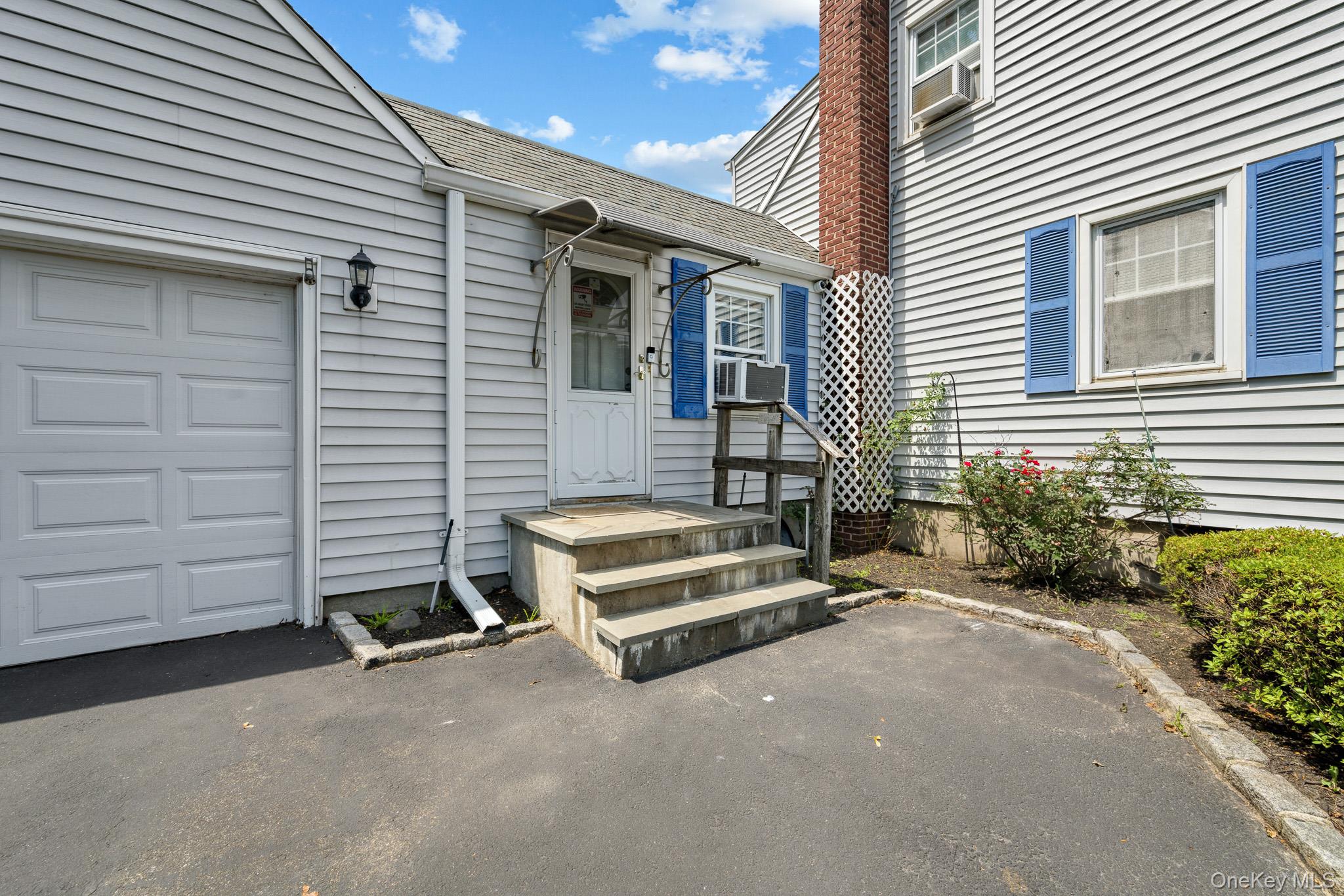 1547 Walt Whitman Road Property Photo 18