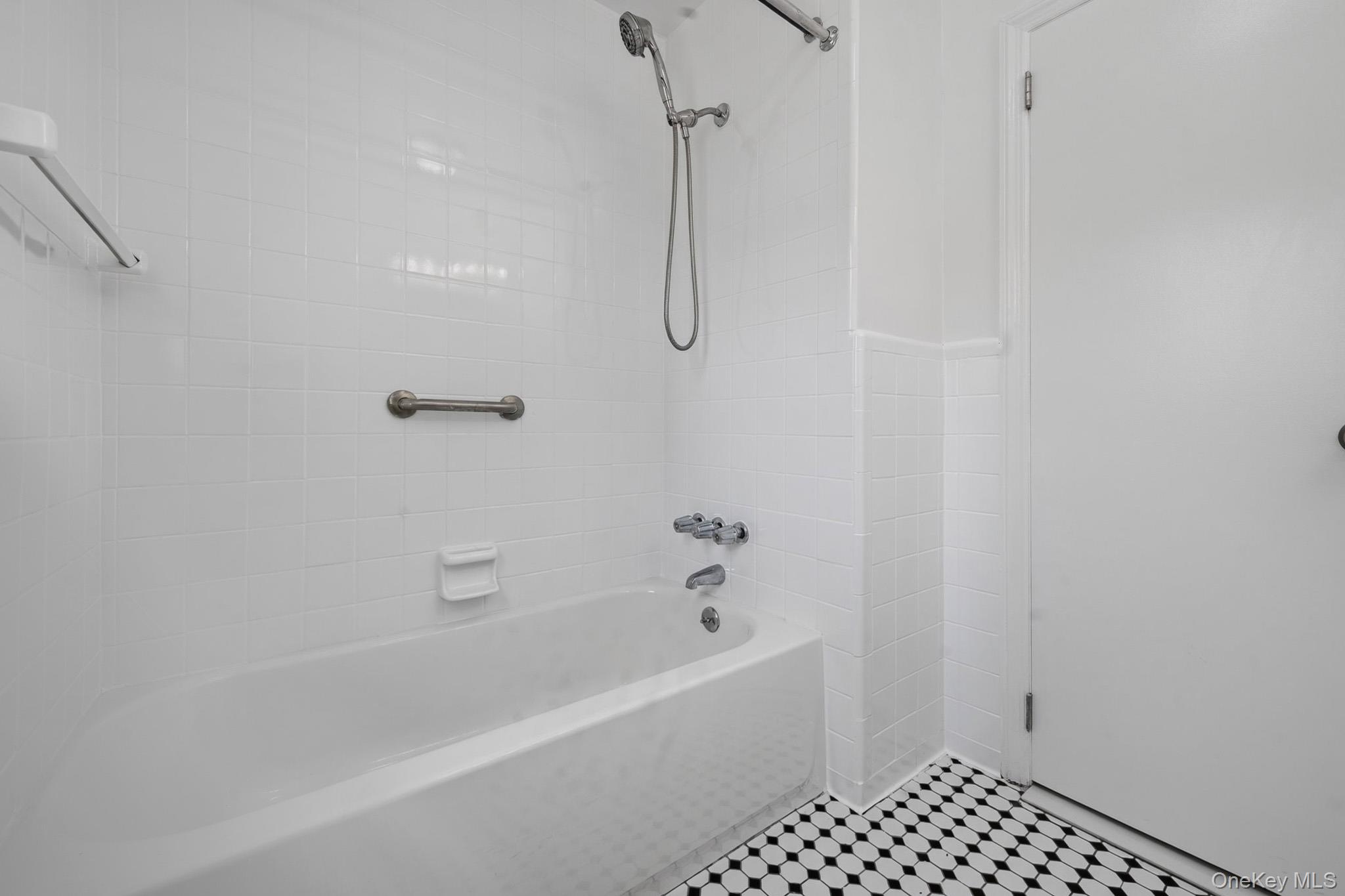 1547 Walt Whitman Road Property Photo 31