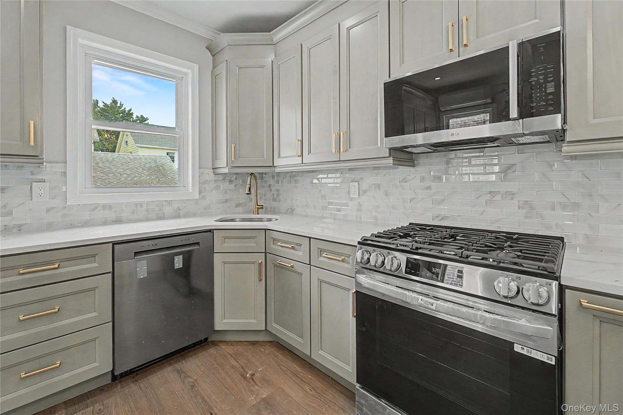 9431 239th Street Property Photo 7