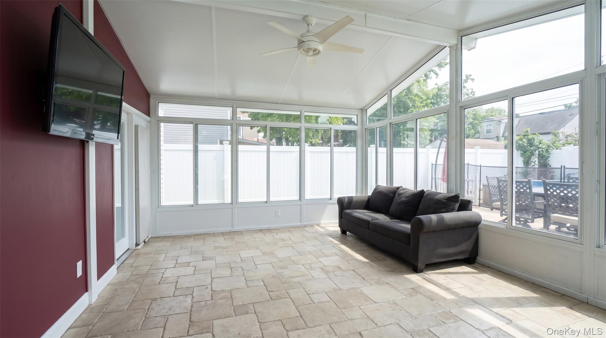 520 Riverside Avenue Property Photo 8