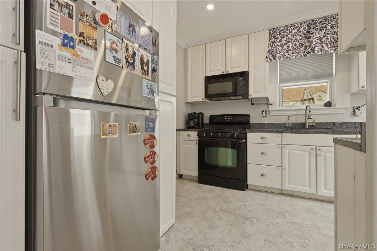 48 Poplar Street Property Photo 8