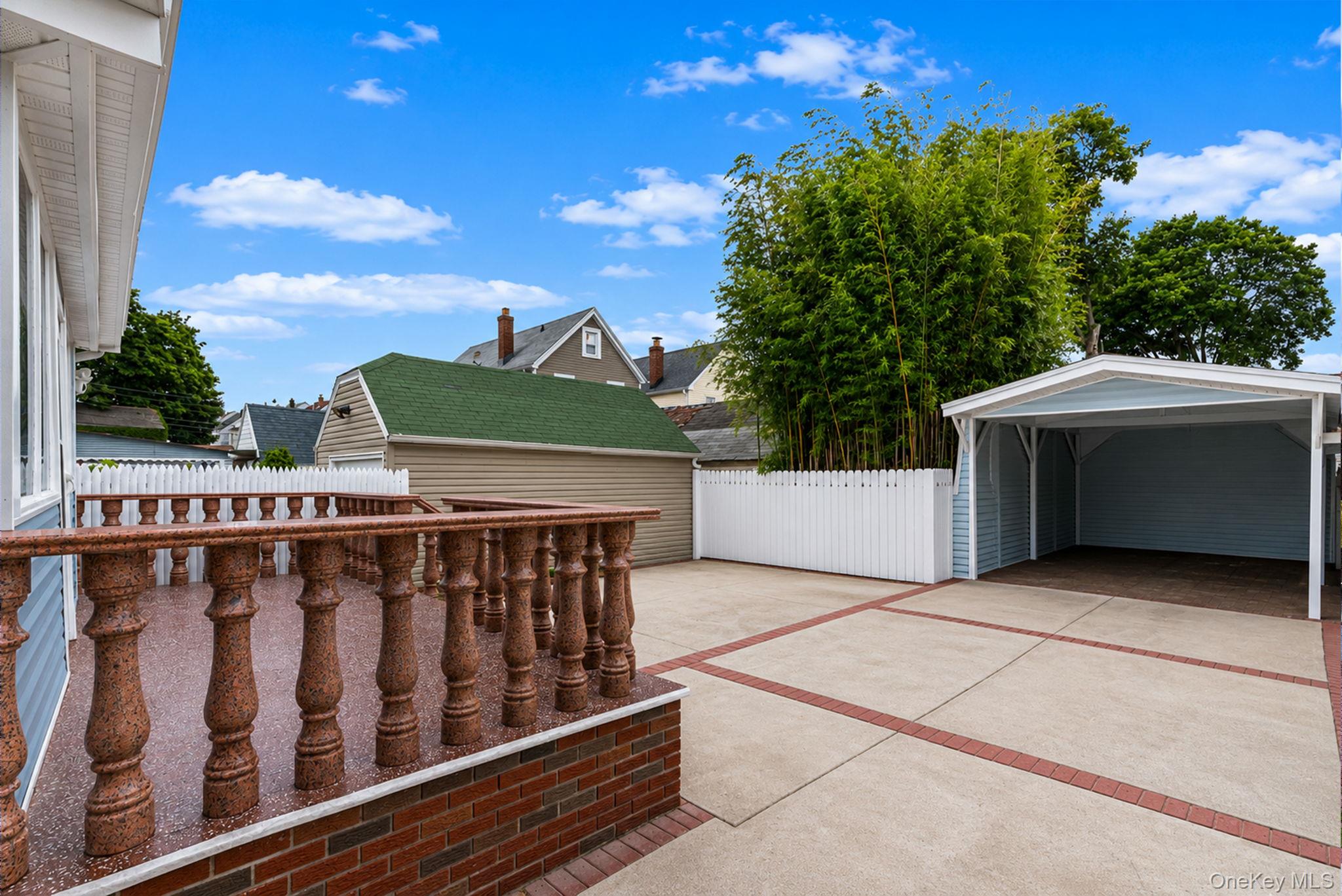 9411 210th Street Property Photo 5