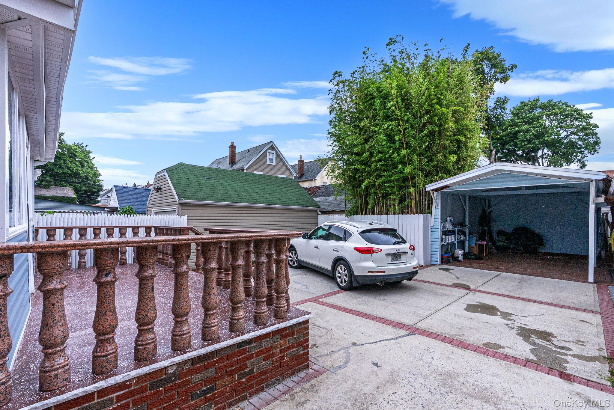 9411 210th Street Property Photo 6