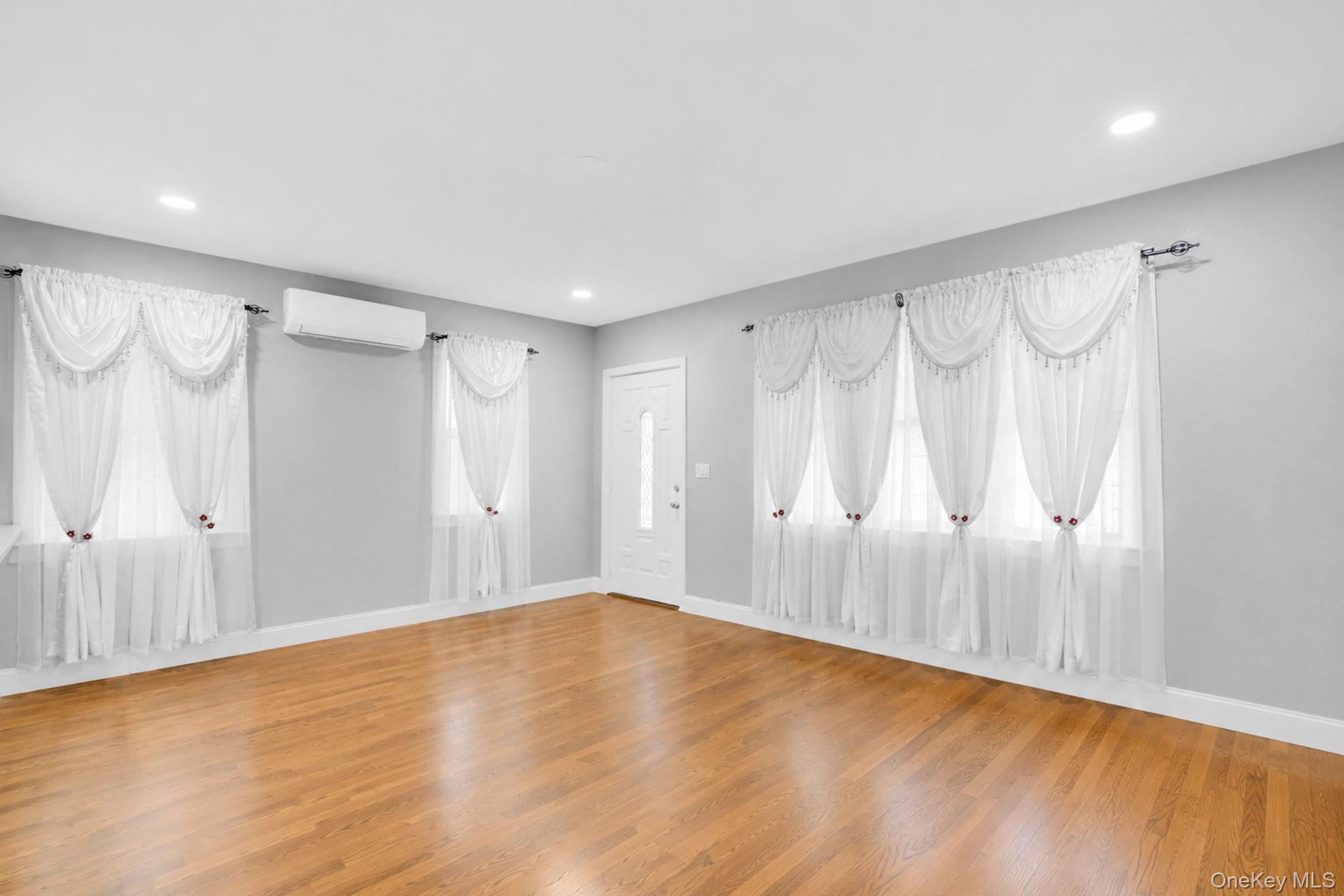 9411 210th Street Property Photo 16