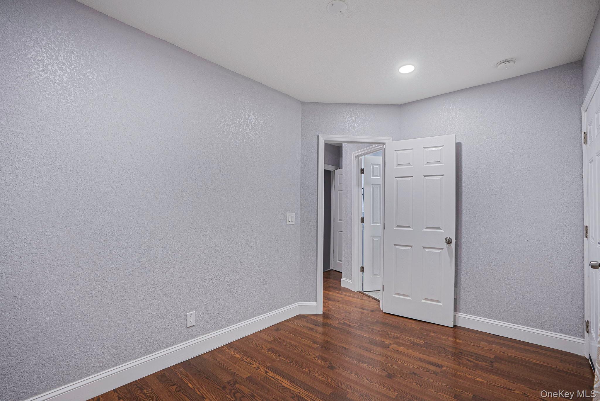 9411 210th Street Property Photo 24