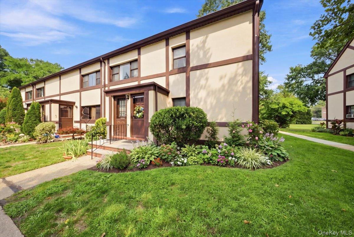 280 Cherry Valley Avenue A2 Property Photo 2