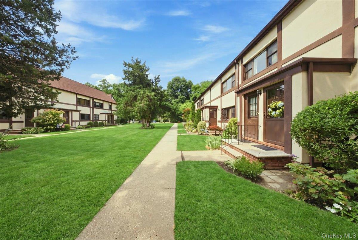280 Cherry Valley Avenue A2 Property Photo 3
