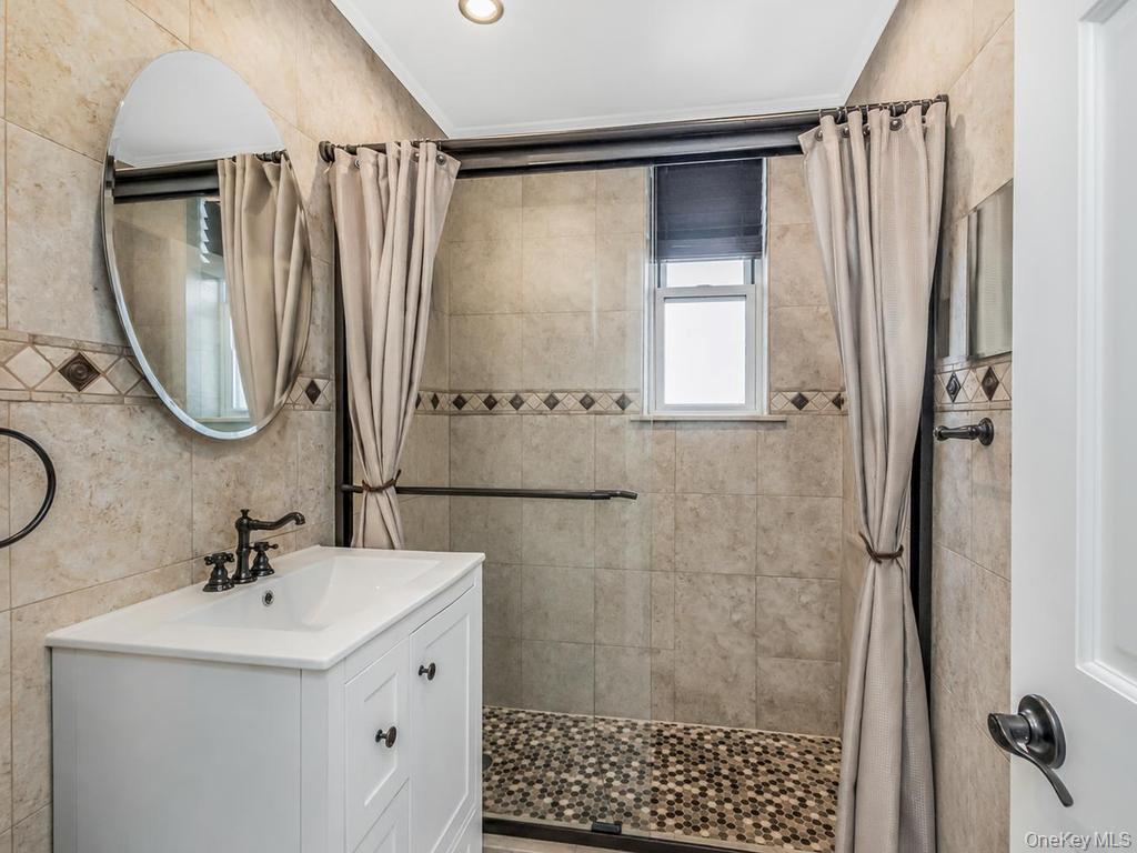 480 Riverdale Avenue 6h Property Photo 10