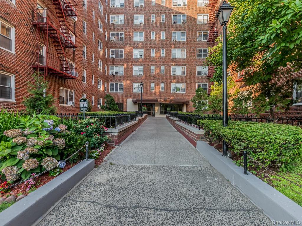 480 Riverdale Avenue 6h Property Photo 18