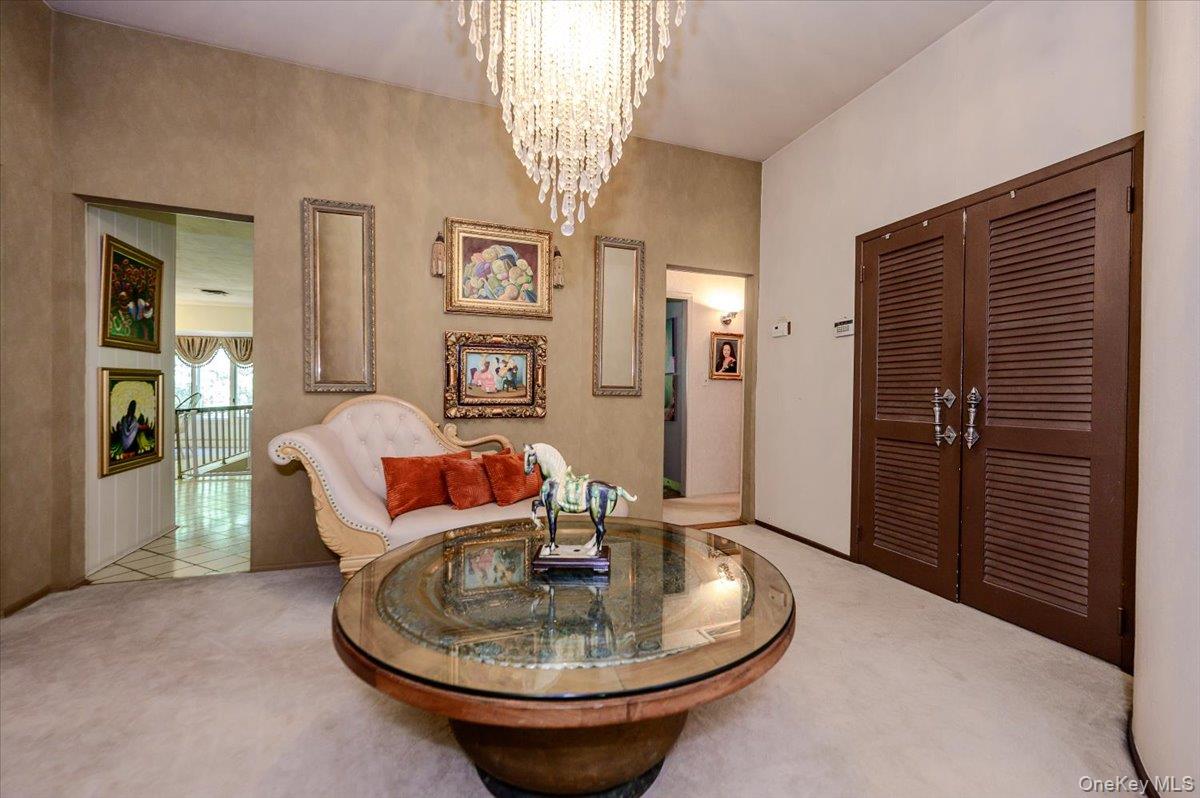 561 Golf Drive Property Photo 4