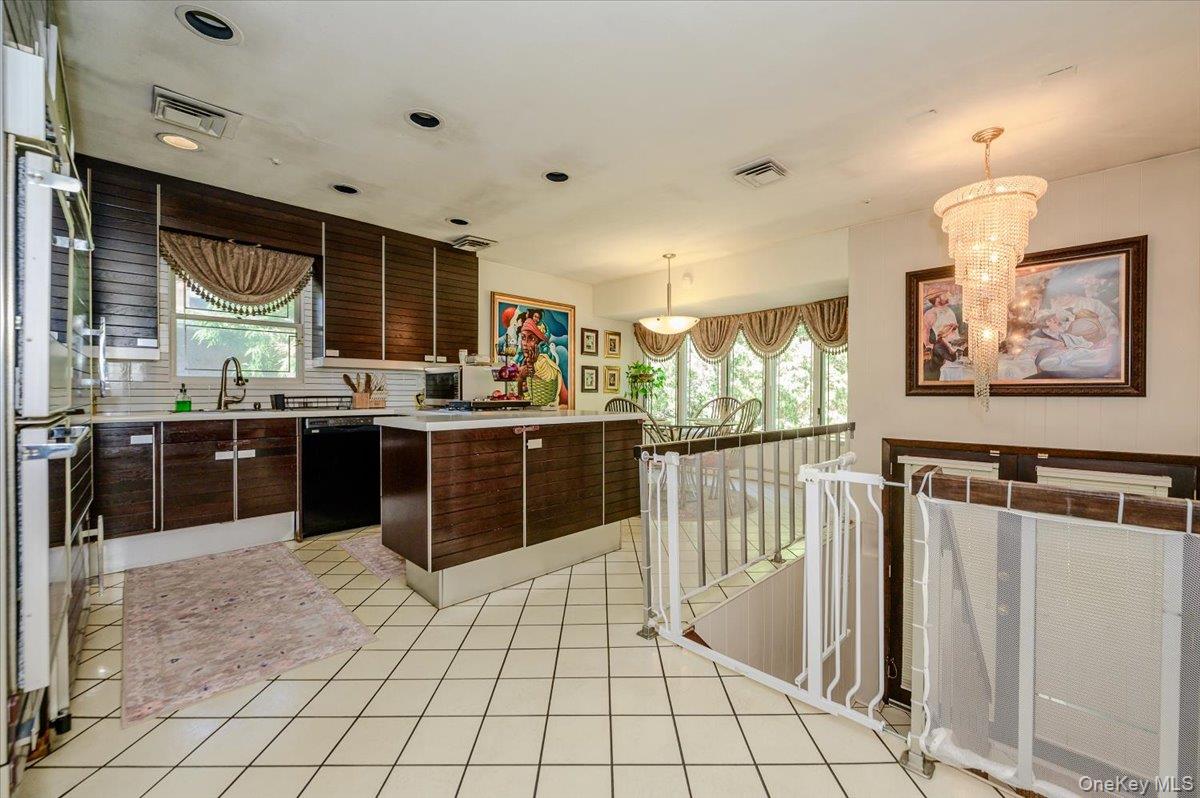 561 Golf Drive Property Photo 10