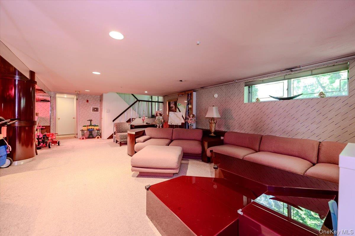 561 Golf Drive Property Photo 26