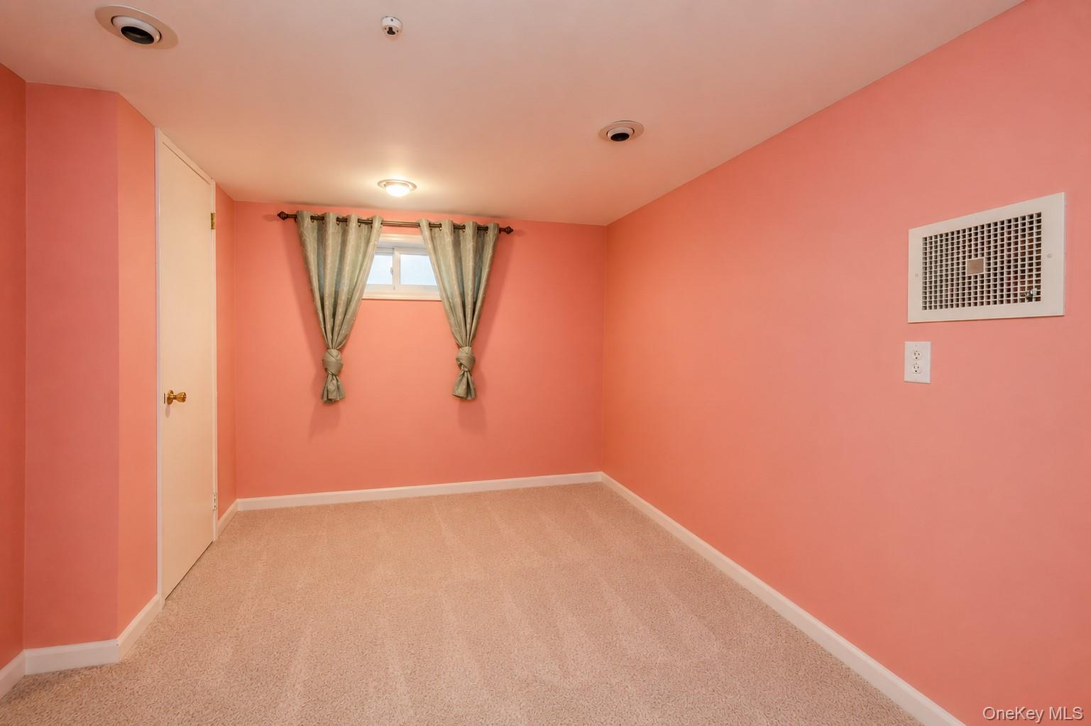 561 Golf Drive Property Photo 30
