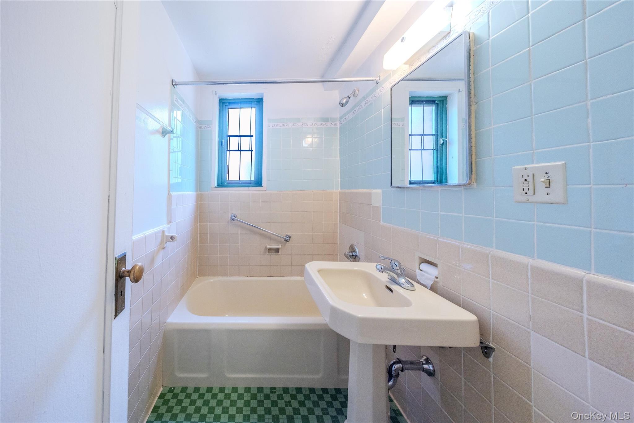 1605 Metropolitan Avenue 4h Property Photo 7