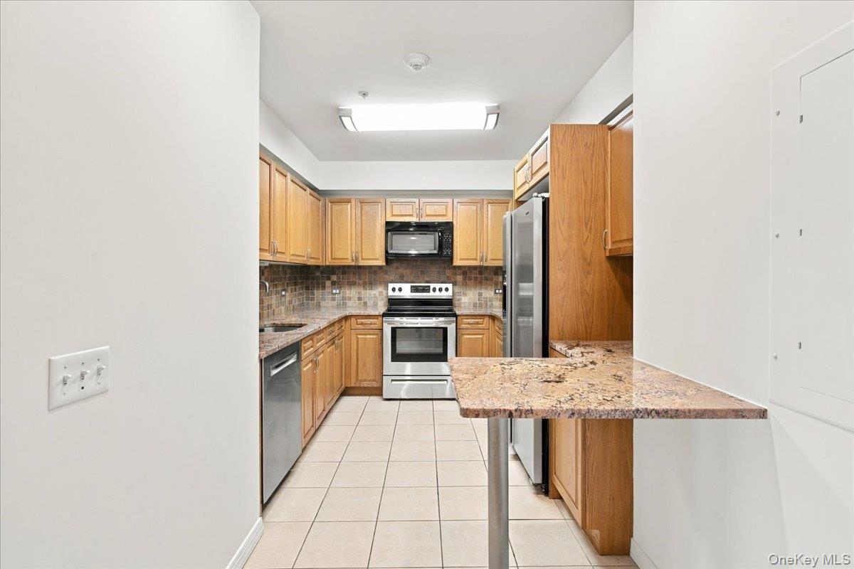 100 Harbor View Drive 651 Property Photo 12