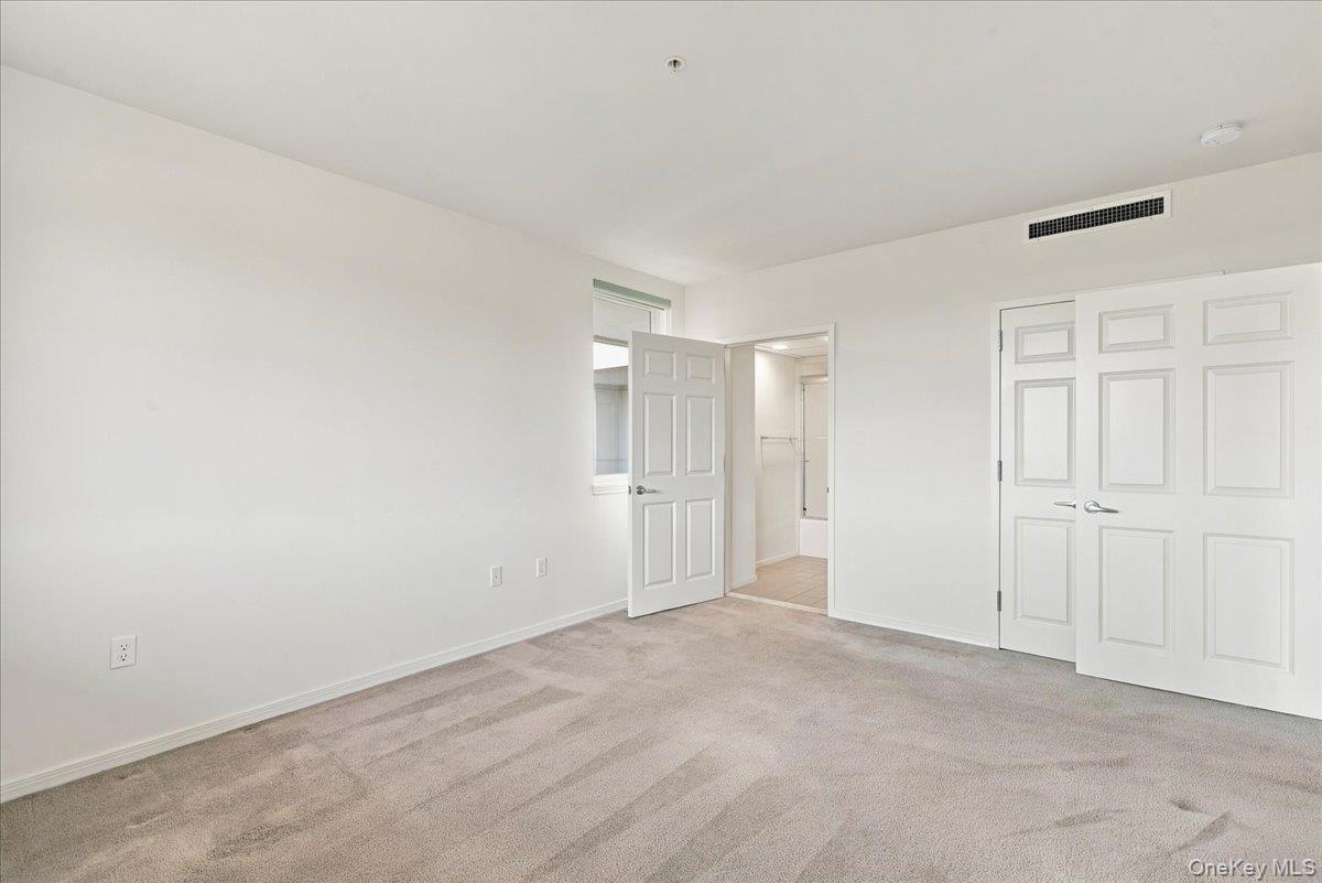 100 Harbor View Drive 651 Property Photo 17