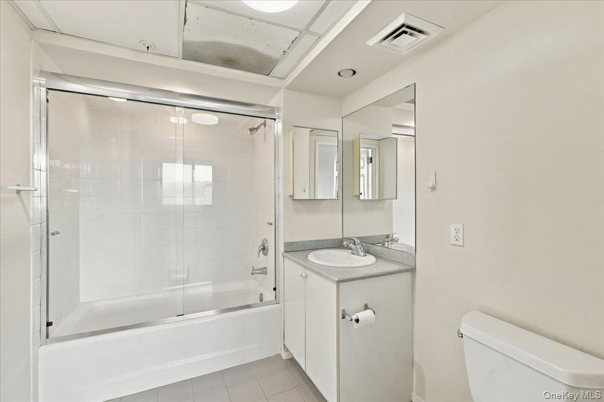 100 Harbor View Drive 651 Property Photo 18