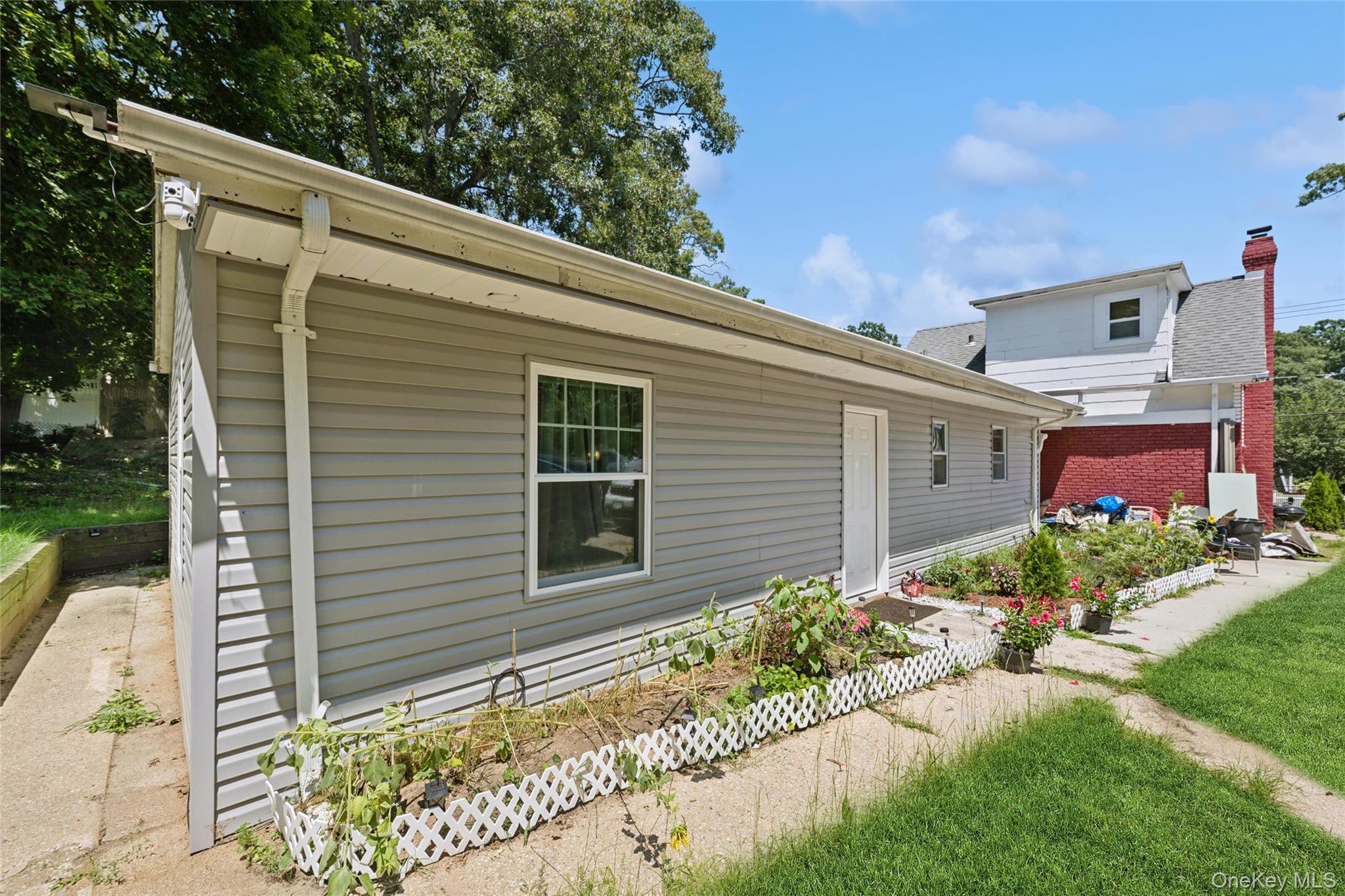71 11th Avenue Property Photo 11