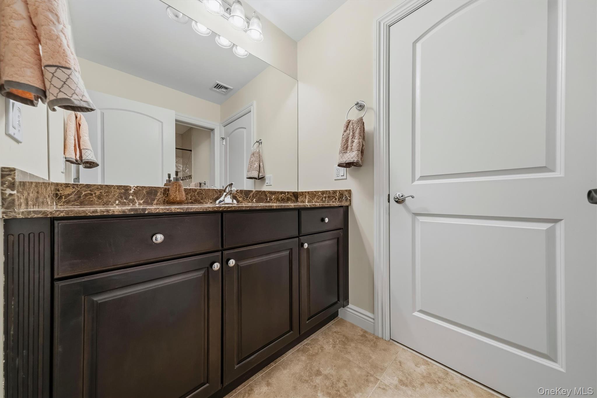 16 Canterbury Lane Property Photo 35
