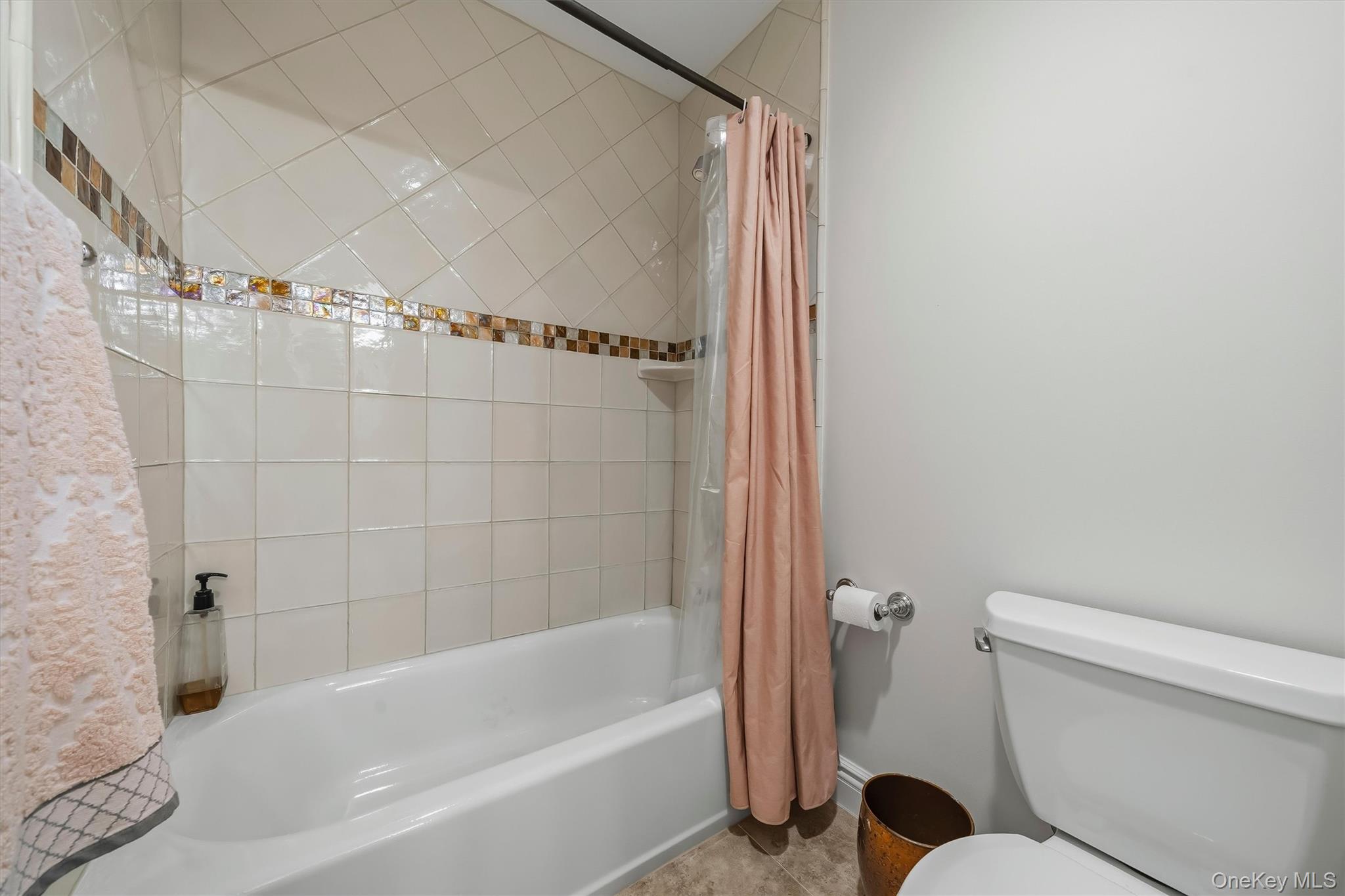 16 Canterbury Lane Property Photo 36