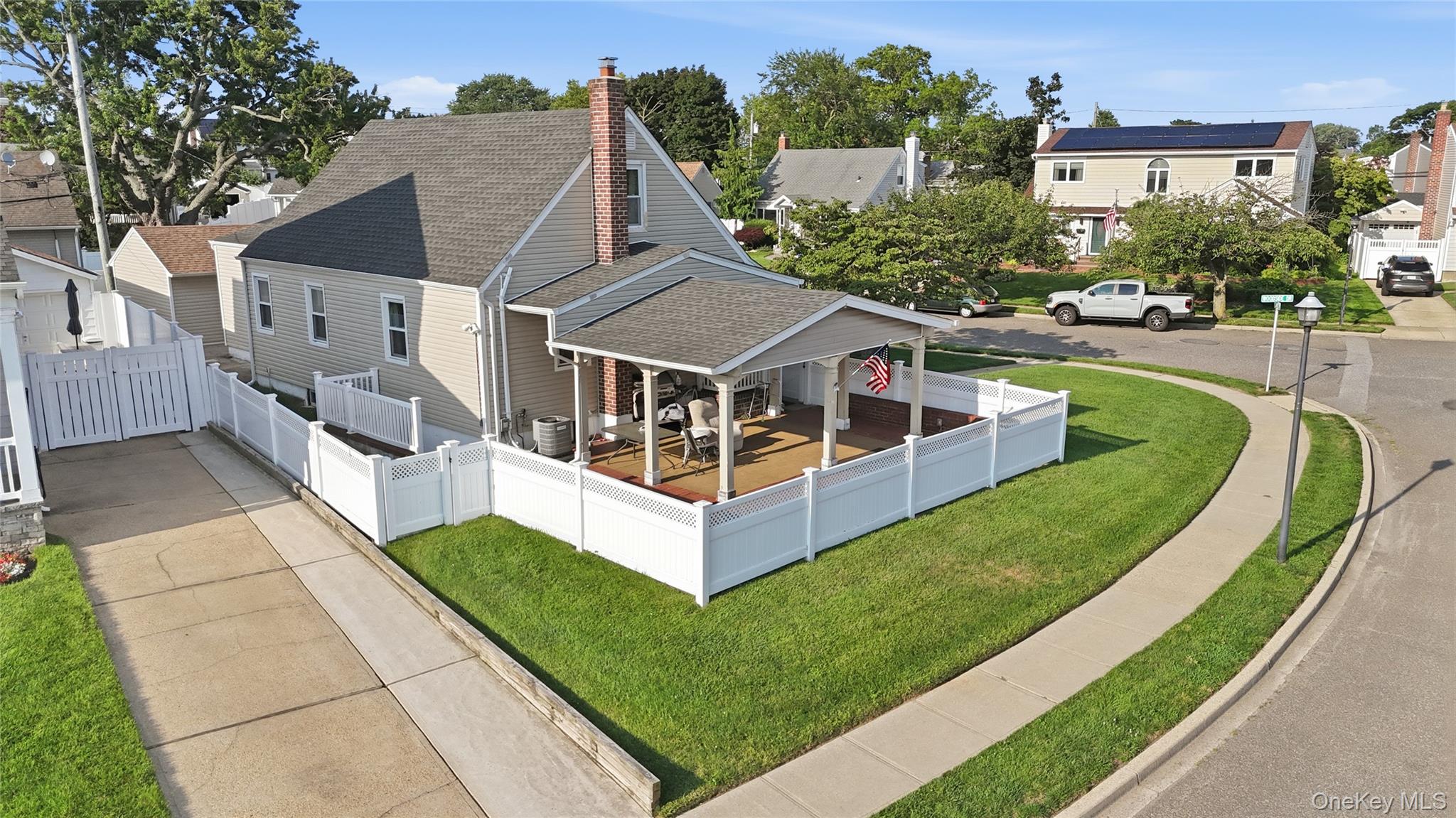790 Woodside Drive Property Photo 4