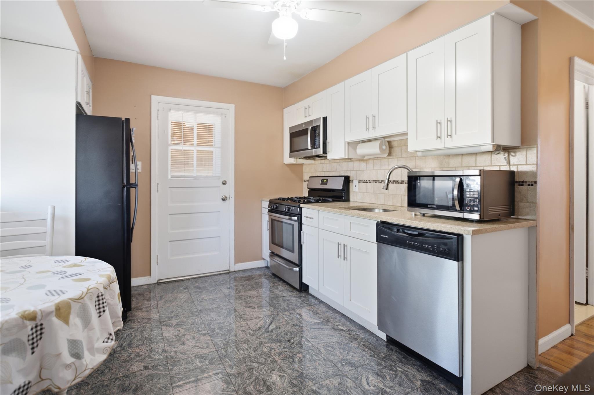 790 Woodside Drive Property Photo 10