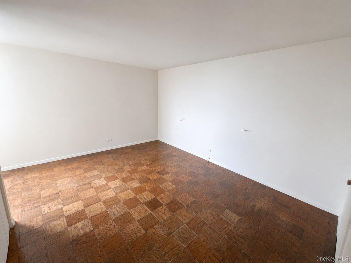 27010 Grand Central Parkway 17a Property Photo 14