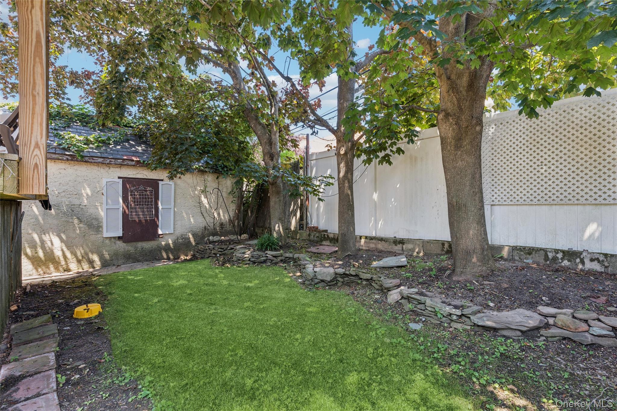 439 W Olive Street Property Photo 23