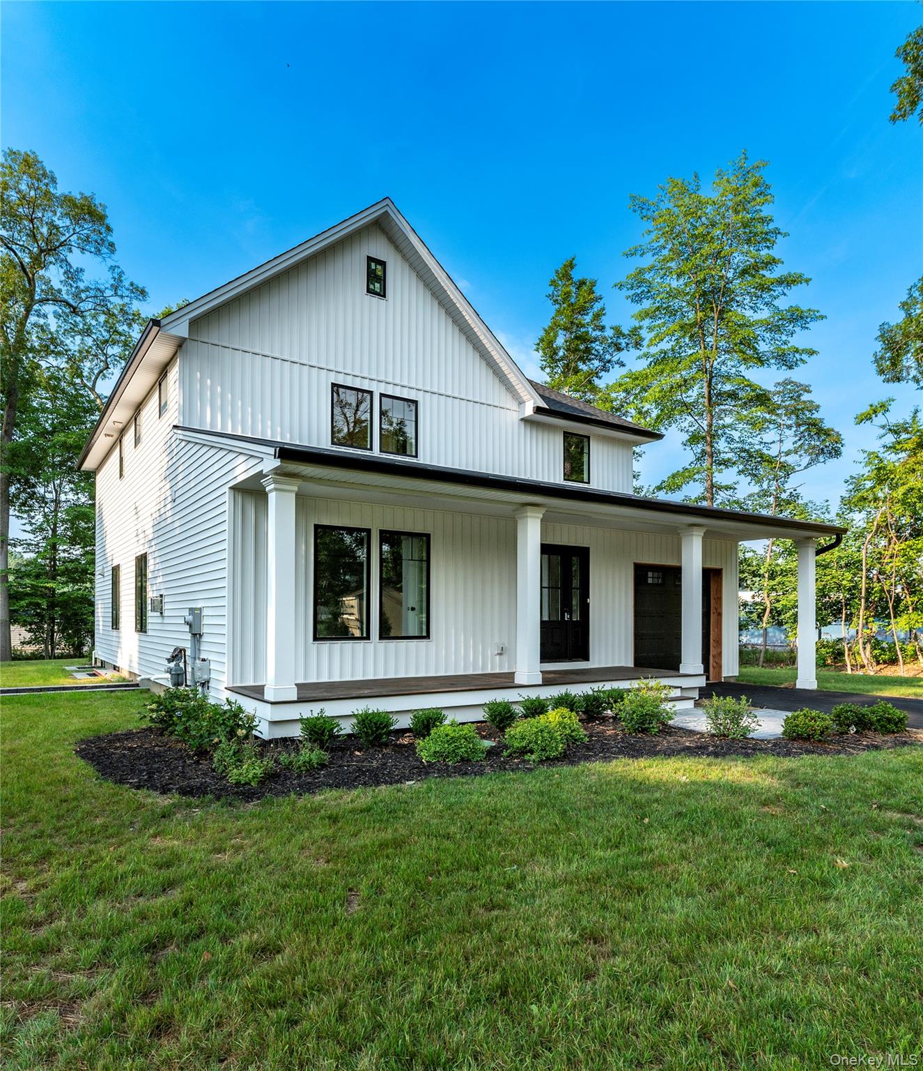 352 Holt Drive Property Photo 3