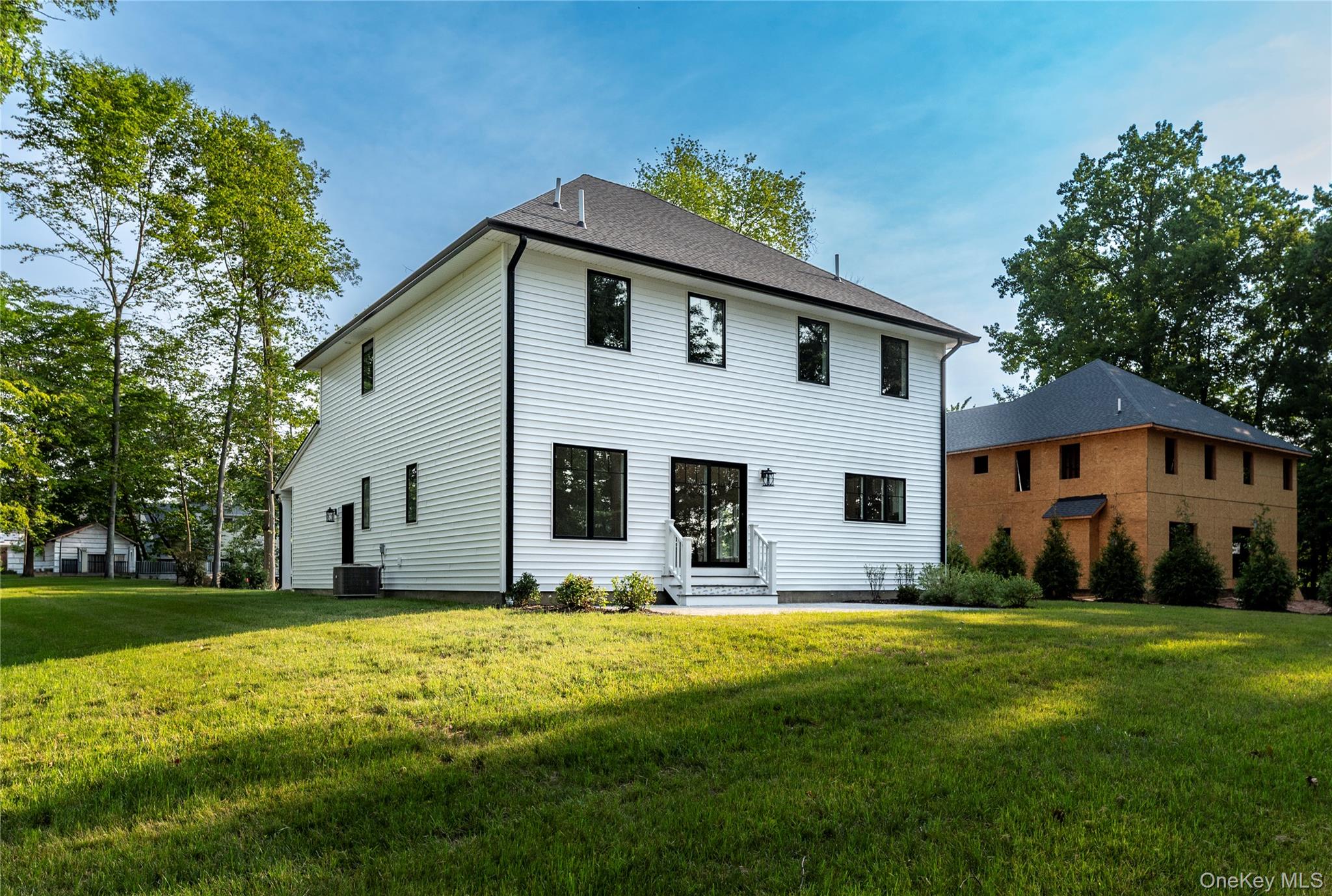 352 Holt Drive Property Photo 4