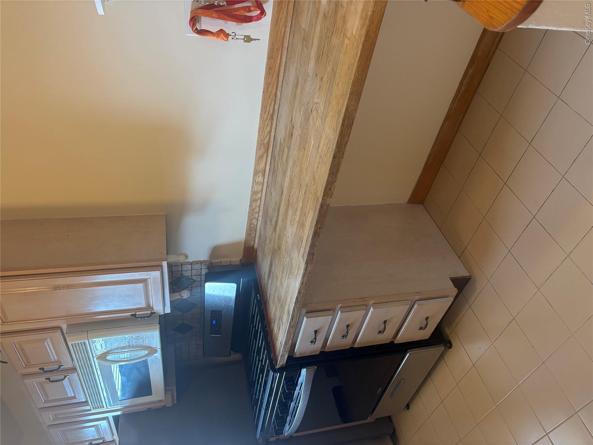 268-18 81st Avenue B Property Photo 6