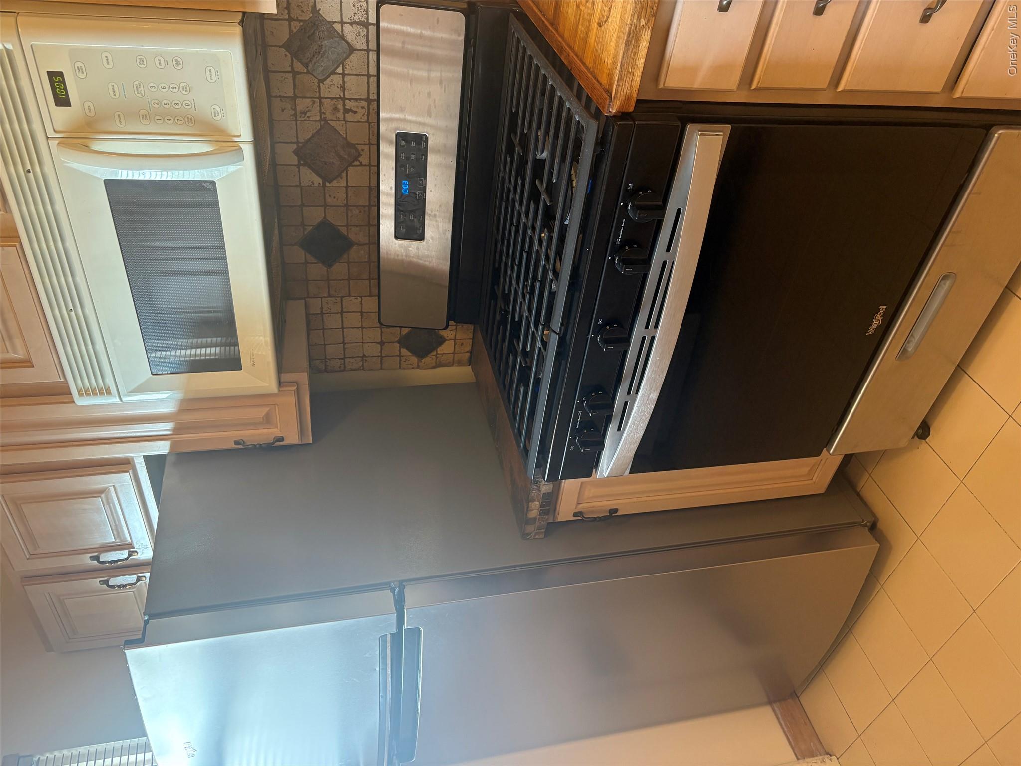 268-18 81st Avenue B Property Photo 7