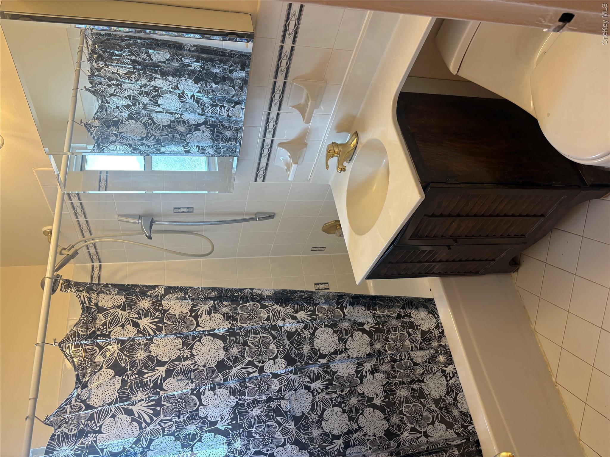 268-18 81st Avenue B Property Photo 8