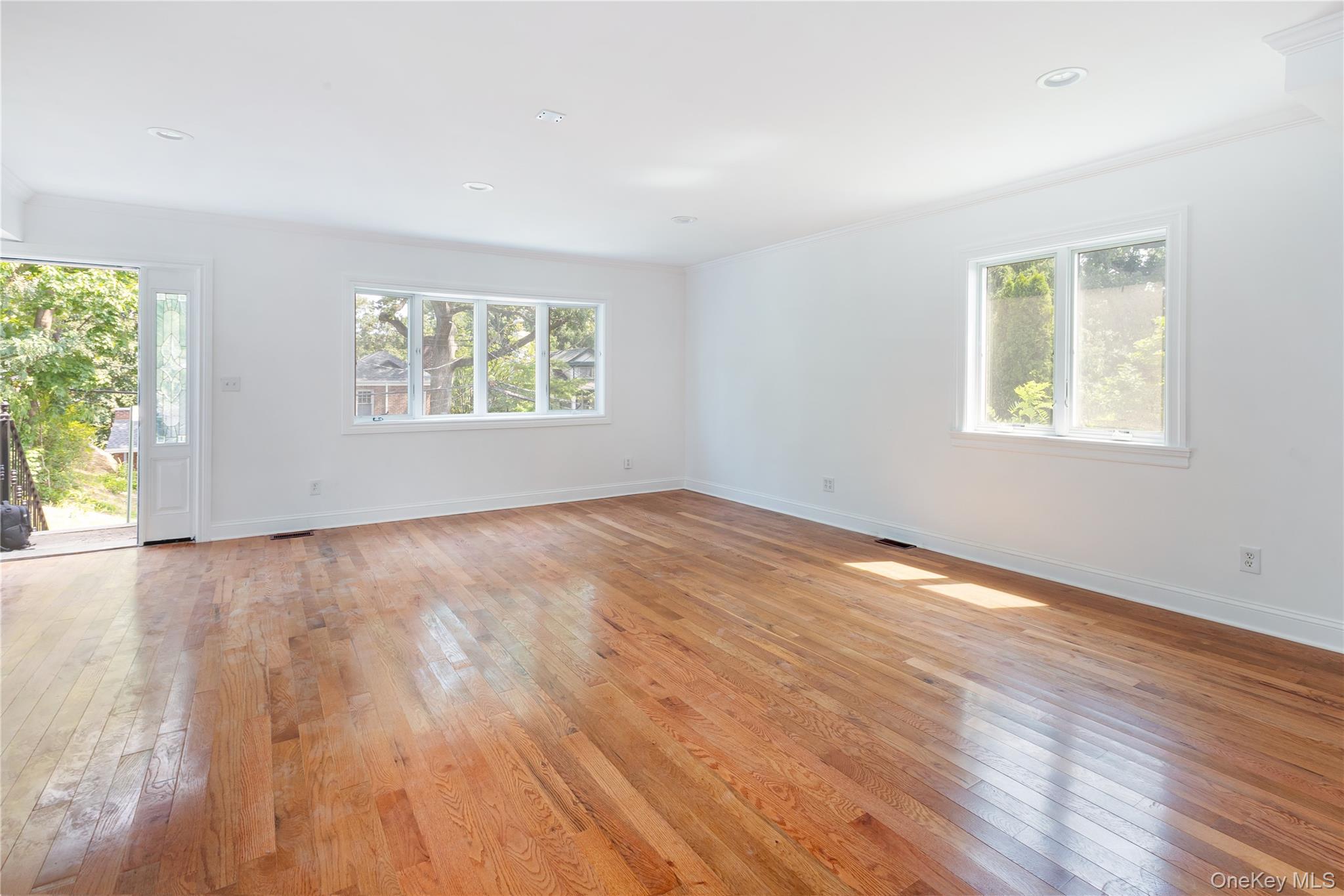 5637 Delafield Avenue Property Photo 4