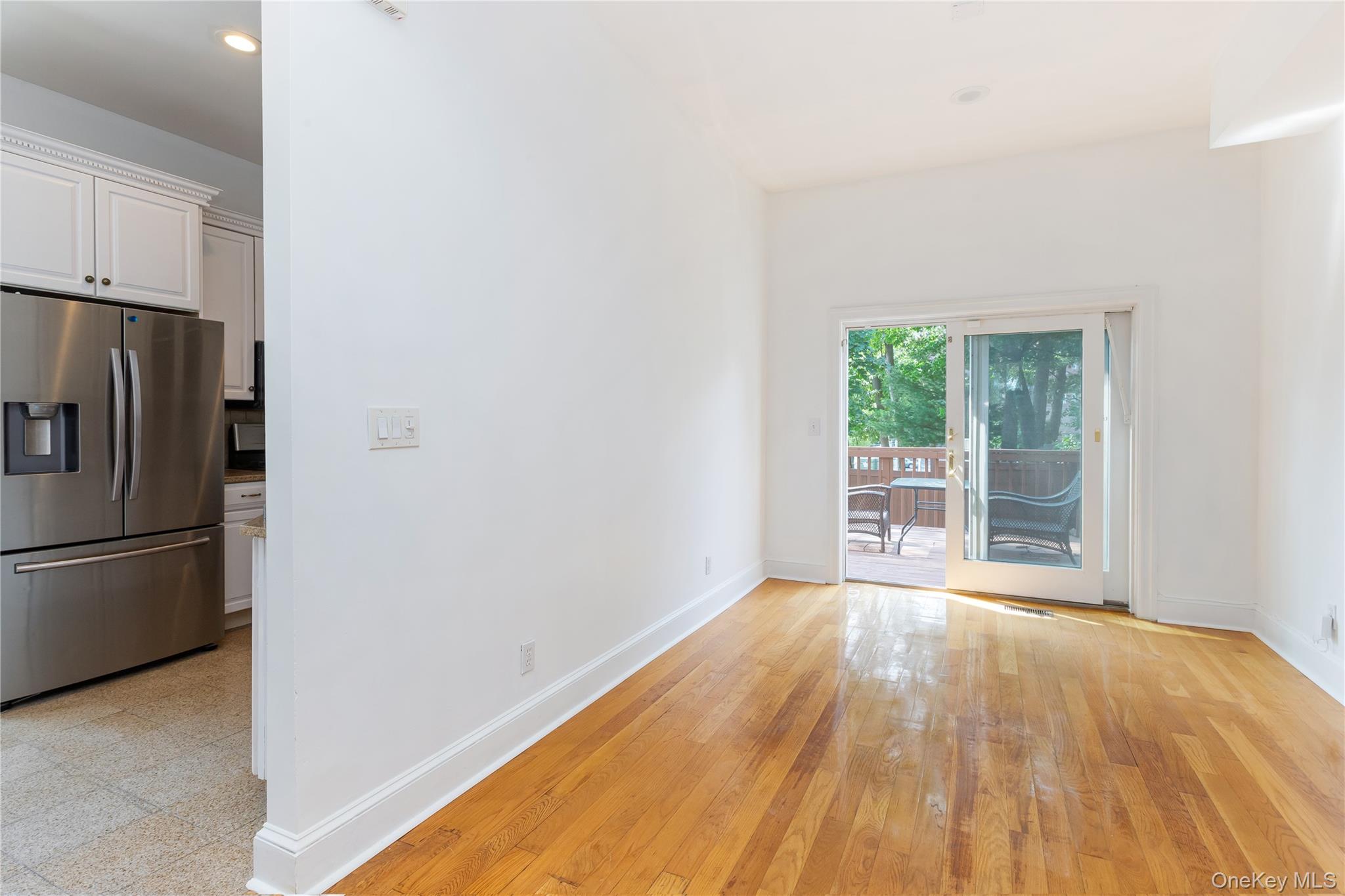5637 Delafield Avenue Property Photo 6