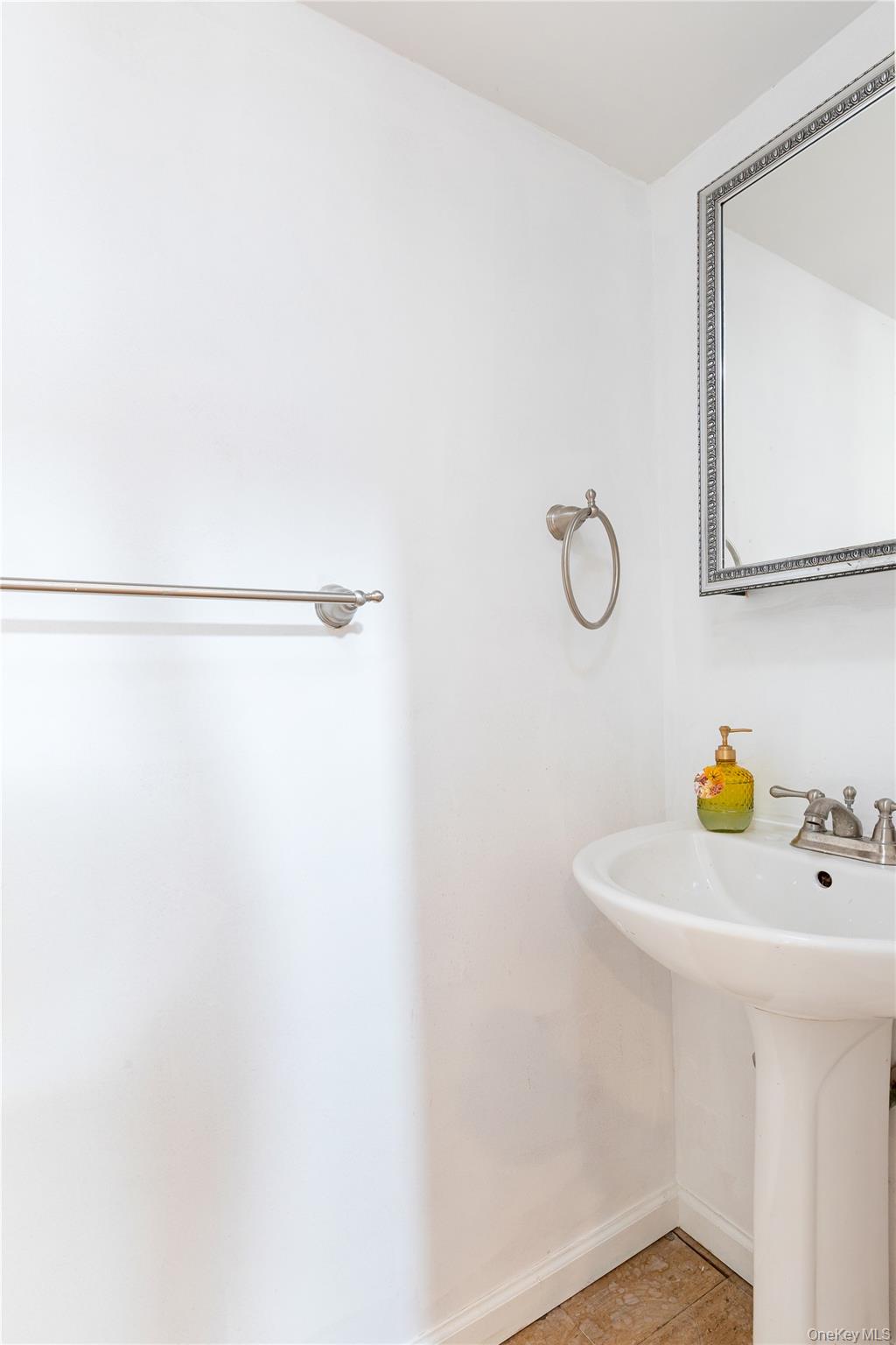 5637 Delafield Avenue Property Photo 8