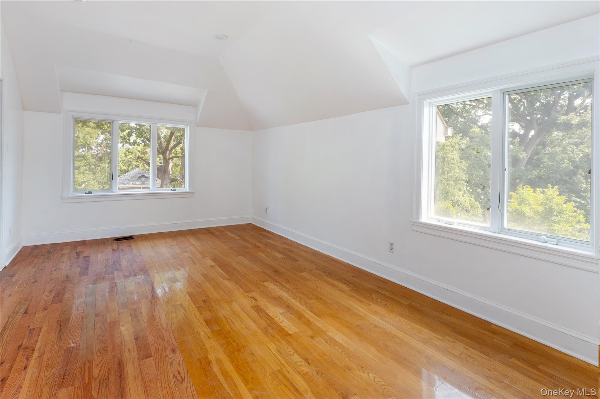 5637 Delafield Avenue Property Photo 12
