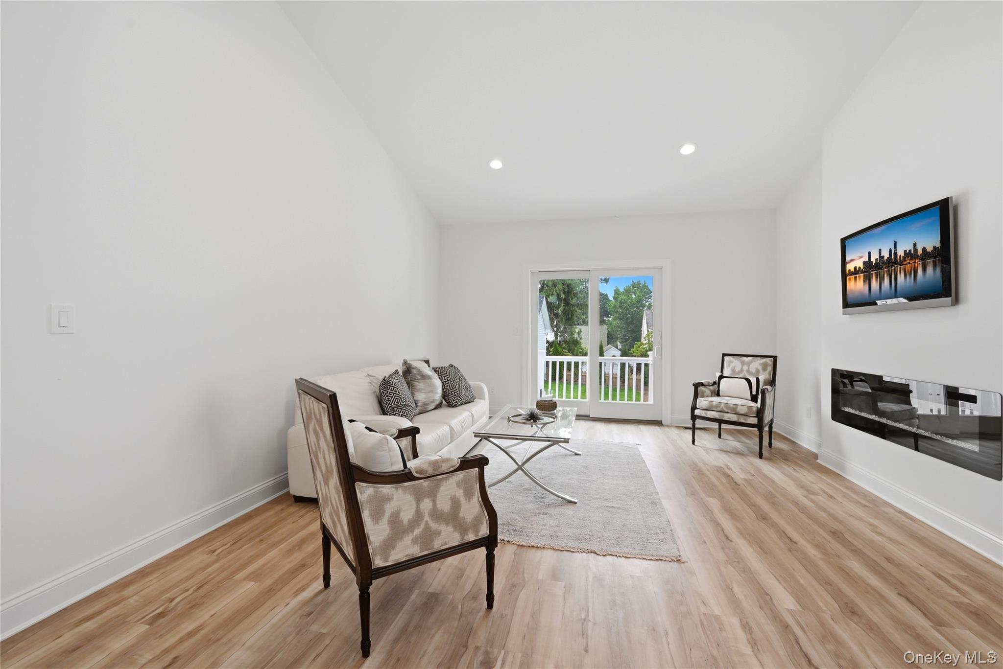 47 Central Parkway Property Photo 13